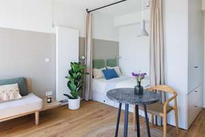 Fully furnished studio in Aachen City Centre | All-inclusive rent | POHA House – Theaterplatz 1, 52062 Theater, Aachen – Vorschaubild 2