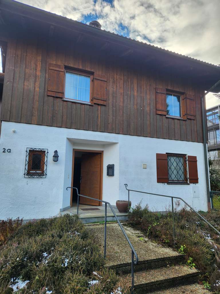 Immobilie in Bayerisch Gmain - Einfamilienhaus mit 5 Zimmern in Bayerisch Gmain - Bild 0