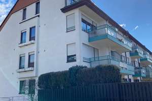 Schöne Dachgeschosswohnung mit Balkon in Westlage