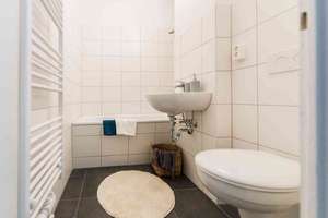 Sanierte 2 Raumwohnung mit Balkon (WBS) – Amalie-Dietrich-Platz 7, 1169 Gorbitz-Süd, Dresden – Vorschaubild 2