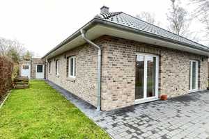 Zentrum! Junger Bungalow, KfW 55 Energie mit Garage, Kaminofen, EBK. Pflegeleichtes Grundstück… – Leer (Kreis) – Vorschaubild 9