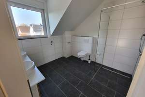 Platz für neue Ideen: Großzügiges Doppelhaus in Karlsruhe-Neureut – Kirchhofstraße 17, 76149 Neureut, Karlsruhe – Vorschaubild 13