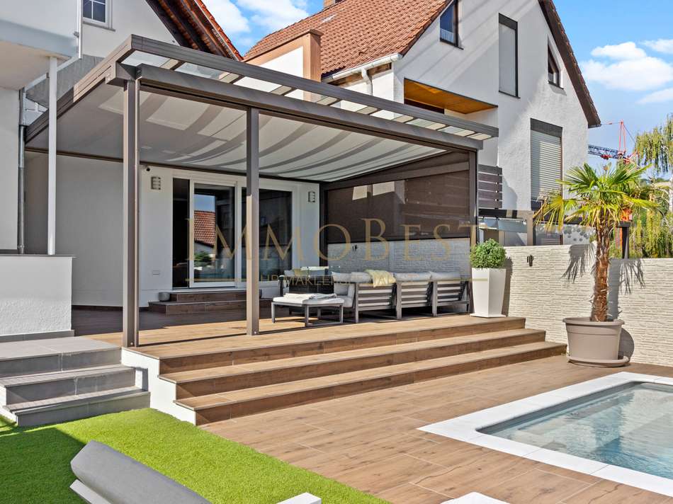 Terrasse mit Pergola