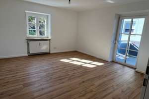 1-Zimmer Wohnung mit Balkon und etwas Seeblick!