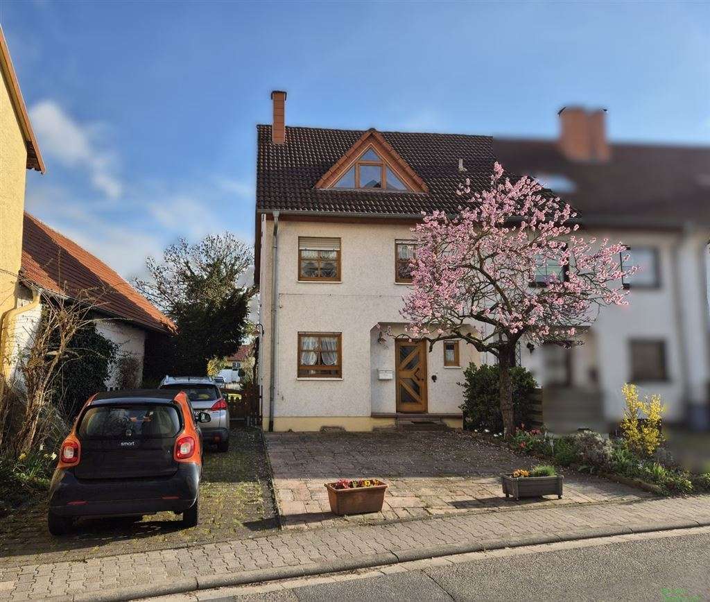 Immobilie in Dirmstein - Wohnhaus mit sonnigem Garten- sofort einziehen- - Bild 0