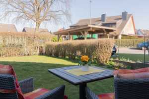 Geesthacht: Attraktive Doppelhaushälfte mit Vollkeller, Carport und sonniger Süd-West-Terrasse! – Herzogtum Lauenburg (Kreis) – Vorschaubild 3