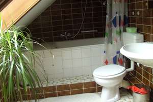 Helle, gemütl.2-Zimmer Dachgeschosswohnung in Krefeld-Fischeln – Bessemer Strasse 74, 47807 Fischeln, Krefeld – Vorschaubild 3