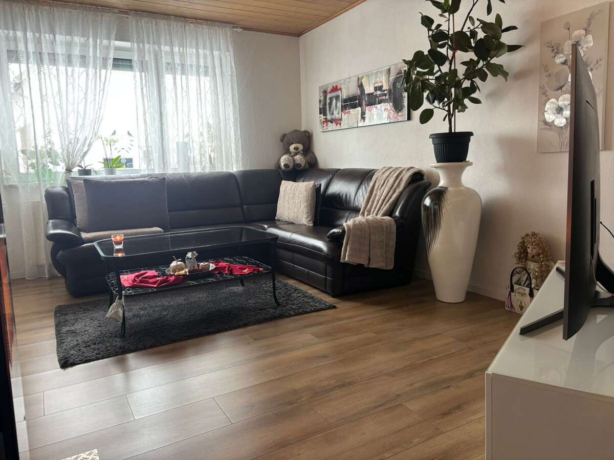 Immobilie in Winzer - Markt Winzer: Mod. Einfamilienhaus m. beheiztem Wintergarten u. kleinem Grundstück in ruhiger Lage! - Bild 9