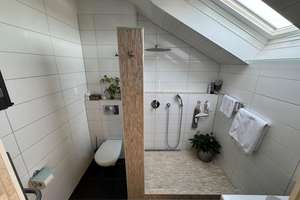 Charmante 3-Zi-DG-Wohnung: 72m² Wohnfl., 105m² Grundfl., Balkon, Keller, Parkplatz & große Terrasse. – Die vollständige Adresse der Immobilie erhältst du vom Anbieter., 70599 Plieningen (Ortsteil), Stuttgart – Vorschaubild 18