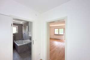 Erstbezug nach Sanierung: Helle 3,5-Zimmer-Wohnung mit Weitblick in zentraler Erlanger Lage – Gerhart-Hauptmann-Straße 19, 91058 Schönfeld, Erlangen – Vorschaubild 4