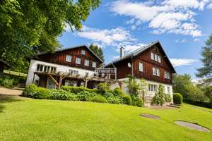 antaris Immobilien GmbH ** Ein Anwesen, das seinesgleichen sucht – Natur, Ruhe und Möglichkeiten **