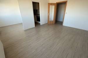 Im 4. OG Lift - EBK - Laminat in Buche - Jetzt Termin vereinbaren!! – Straße Usti nad Labem 33, 9119 Kappel, Chemnitz – Vorschaubild 5