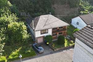 Gepflegtes Einfamilienwohnhaus in ruhiger Ortsrandlage der Eifelgemeinde Siebenbach (Nähe Nürburgrin – Die vollständige Adresse der Immobilie erhältst du vom Anbieter., 56729 Siebenbach – Vorschaubild 4