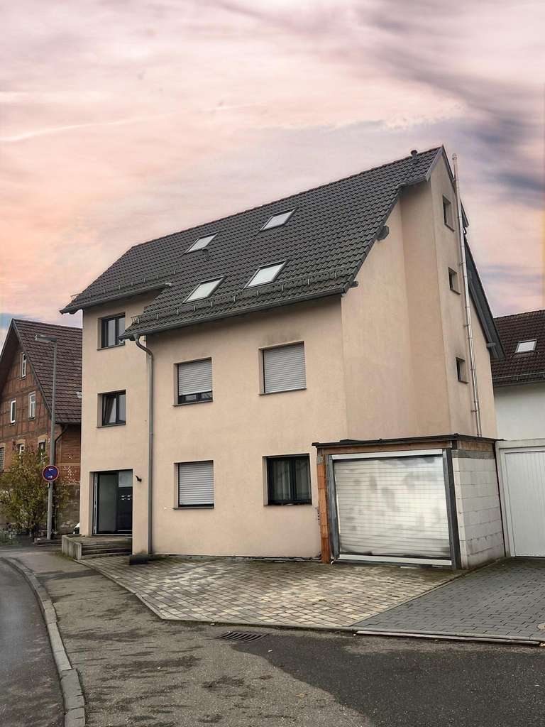 Immobilie in Herrenberg - Charmantes Mehrfamilienhaus für Kapitalanleger und Eigennutzer - Bild 0