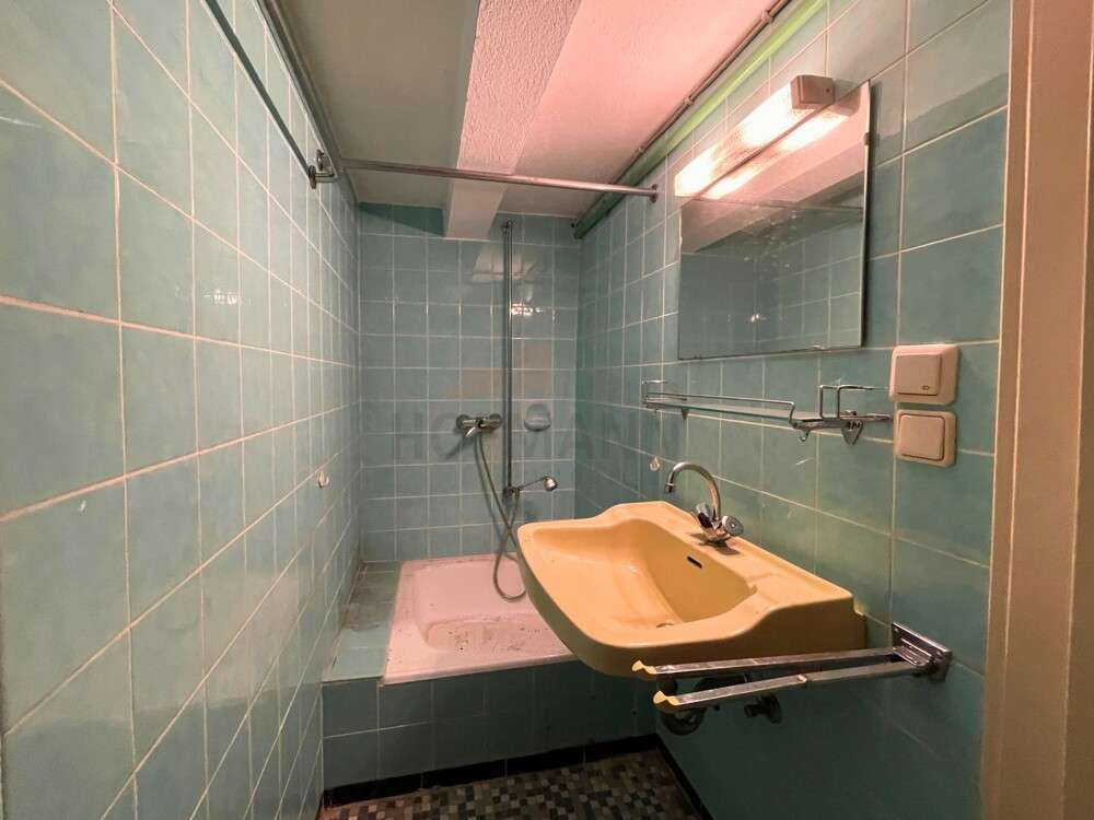 Immobilie in Dittelbrunn - Freiraum-Traum in Dittelbrunn: Charmantes Haus, Garten-Oase & Garage. Viel Platz zum Leben&Genießen! - Bild 8