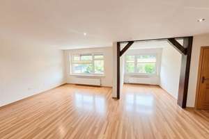 Ideal für Familien! Helles Reiheneckhaus mit EBK, Garage und Garten! – Die vollständige Adresse der Immobilie erhältst du vom Anbieter., 42719 Wald, Solingen – Vorschaubild 2