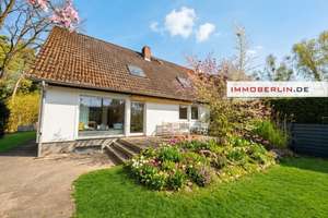 IMMOBERLIN.DE - Sympathisches Haus mit Südgarten in gefragter Lage nahe den Wannseen – Die vollständige Adresse der Immobilie erhältst du vom Anbieter., 14109 Wannsee, Berlin – Vorschaubild 2