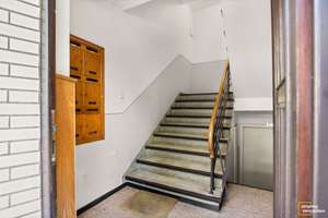 Bremen – Barkhof | 5-Parteien-Haus mit Garage und Innenhof in begehrter Lage – Die vollständige Adresse der Immobilie erhältst du vom Anbieter., 28209 Barkhof, Bremen – Vorschaubild 5
