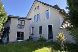 Bielefeld-SIGGI: Sanierungsbedürftiges ZFH | 195 m² Wfl + Spitzboden und Hinterhaus – Die vollständige Adresse der Immobilie erhältst du vom Anbieter., 33615 Mitte, Bielefeld – Vorschaubild 2