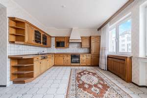 3-Zimmer Wohnung mit zwei Balkonen und großem Gestaltungspotenzial in Düsseldorf-Stadtmitte – Die vollständige Adresse der Immobilie erhältst du vom Anbieter., 40211 Stadtmitte, Düsseldorf – Vorschaubild 4