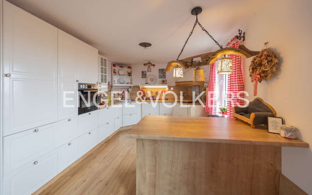 Immobilie in Mittelstetten - Idyll im Grünen: Bungalow mit Potenzial und Weitblick - Bild 1