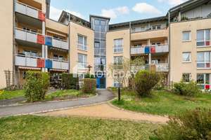 Gepflegte EG‑Wohnung mit 3 Zimmern, Gartenanteil, Terrasse und TG‑Stellplatz in Freital  – Die vollständige Adresse der Immobilie erhältst du vom Anbieter., 1705 Freital – Vorschaubild 3