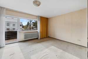 Doppelhaushälfte mit 5 Zimmern und Garage in Fürth-Ronhof.

Sofort bezugsfrei! – Fürth – Vorschaubild 8