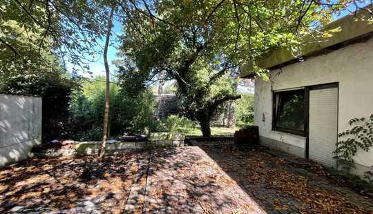 Bild von Großes Grundstück mit zwei Häusern - Idyllisch eingewachsen im Ortskern von Pfungstadt