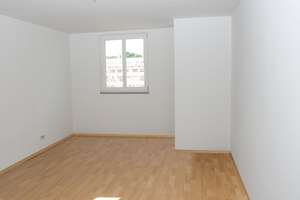 Dachgeschosswohnung mit Balkon an der Küche - Bad mit Wanne – Further Straße 7, 9113 Schloßchemnitz, Chemnitz – Vorschaubild 16