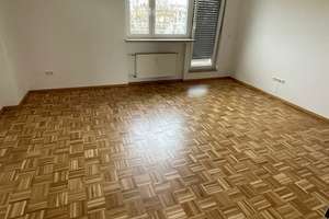 Helle 4-Zimmer-Wohnung mit Balkon, ab dem 01.04.2026