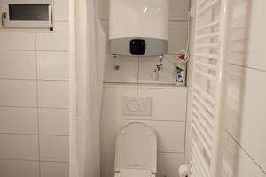 möblierte 1-Zimmer-Erdgeschoss- Wohnung mit Terrasse und Garten  – Höchstetter Str. 18a, 86154 Links der Wertach-Süd, Augsburg – Vorschaubild 23