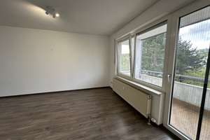Gemütliche 1-Zi.-Whg mit großem Balkon und neuer Einbauküche, Nähe Hochschule und Goldschmiedeschule – Braheweg 11-13, 75175 Südoststadt, Pforzheim – Vorschaubild 1