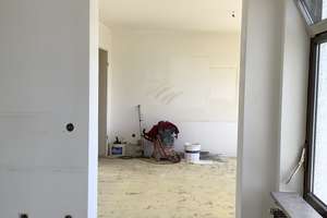 Ganz oben: : schöne  renovierte 3 Zimmer Whg. mit Essdiele und Südterrasse – Karl-Witthalm-Str. 25, 81375 Neuhadern, München – Vorschaubild 12