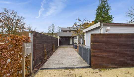 Bild von Seltenheit! Hochexklusives Designerhaus – Luxuswohnen in traumhafter Lage!