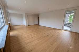 Erstbezug nach Sanierung- 3,5-Zimmer-Wohnung mit Garage,  Sonnenbalkonen und Gemeinschaftsgarten