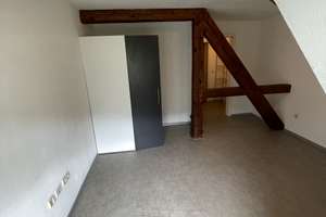 Freundliche Einzimmerwohnung im DG direkt in Calw ab sofort – Teuchelweg 2, 75365 Calw – Vorschaubild 3