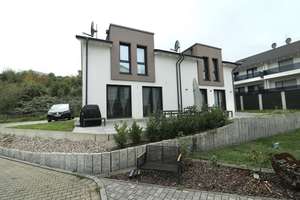 Neuwertige Doppelhaushälfte mit Terrasse, & Photovoltaik in schöner Lage von Rheinfelden-Karsau – Die vollständige Adresse der Immobilie erhältst du vom Anbieter., 79618 Rheinfelden (Baden) – Vorschaubild 1