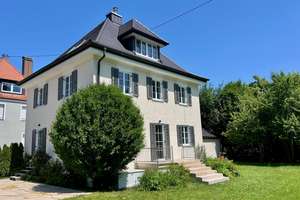 Imposante Stadtvilla in bevorzugter Lage - Eleganz, Moderne und Luxus fantastisch vereint – Die vollständige Adresse der Immobilie erhältst du vom Anbieter., 87700 Innenstadt, Memmingen – Vorschaubild 2