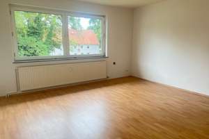 Lichtdurchflutete 4-Zimmerwohnung mit Garage und Gemeinschaftsgarten in Salzgitter-Bad – Hedwigstraße 9, 38259 Salzgitter-Bad, Salzgitter – Vorschaubild 1