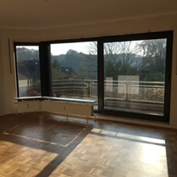 Gepflegte 2-Zimmer-Wohnung mit Balkon im 1. OG in Reichshof