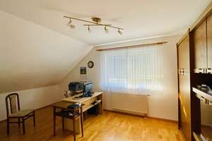 Top gepflegtes Einfamilienhaus mit großem Garten in bester Wohnlage in Eckersdorf – Die vollständige Adresse der Immobilie erhältst du vom Anbieter., 95488 Eckersdorf – Vorschaubild 14