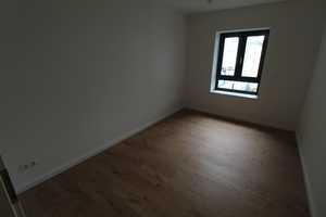 Große Wohnung sucht nette Familie! Bad mit Wanne und Dusche! Balkon! Fahrstuhl! Bus System – Fichtestraße 39, 39112 Magdeburg – Vorschaubild 6