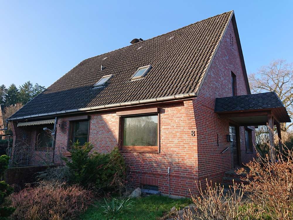 Modernisierungsbedürftiges Einfamilienhaus mit Einliegerwohnung in ruhiger Sackgassenlage, Steinburg Kreis – Bild 1