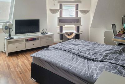 Solide Investition mit Zukunft – Gepflegte Dachgeschosswohnung in familienfreundlicher Lage