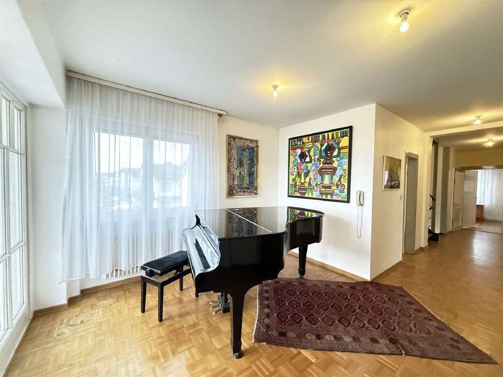 Immobilie in Weiterstadt - Repräsentatives freistehendes Einfamilienhaus mit außergewöhnlich viel Platz - Bild 12