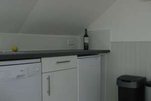 Kleine möblierte 2-Zimmer-DG-Wohnung mit Dachschrägen in toller Wohnlage! – Wilhelm-Blos-Straße 111, 70191 Weißenhof, Stuttgart – Vorschaubild 6