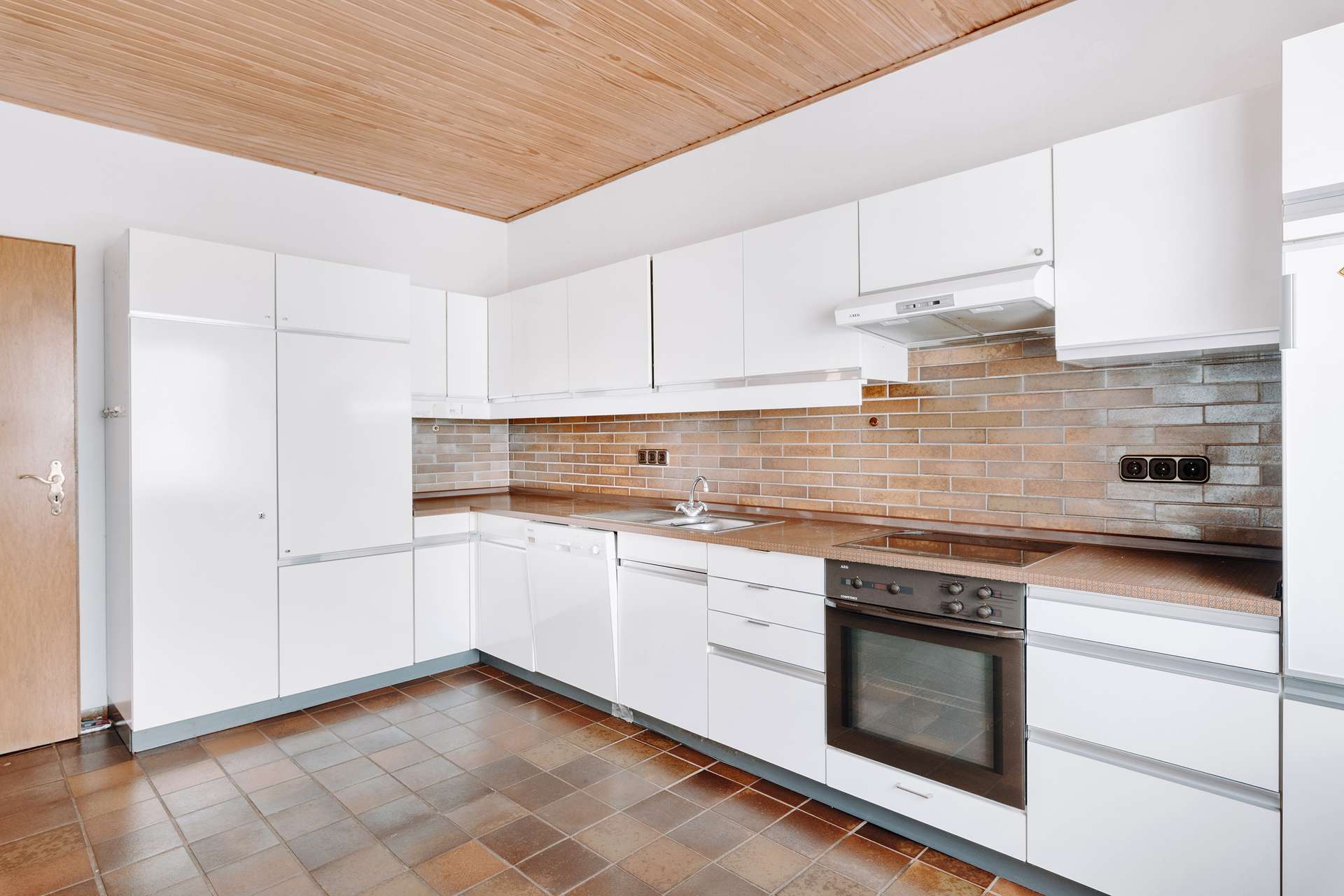 Immobilie in Dahlenburg - Lichtdurchfluteter Bungalow mit Vollkeller und gepflegtem, großem Garten - Bild 5