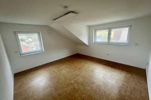 Vollständig renovierte 8-Zimmer-Wohnung (ca. 190 m²) in Zweifamilienhaus in Westhausen – Industriestraße 23, 73463 Westhausen – Vorschaubild 10