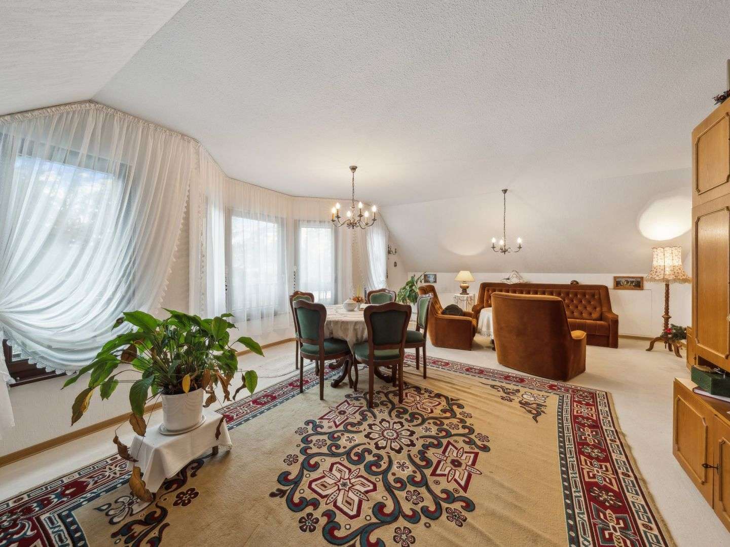 Immobilie in Bad Belzig - Großzügiges Zweifamilienhaus mit 8 Zimmern, Gartenidylle und Vollkeller in Bad Belzig - Bild 7