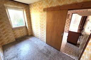 FAMILIENHAUS MIT 5 ZIMMERN, KÜCHE MIT GROßER VORRATSKAMMER, KLEINER GARTEN UND TERRASSE... – Die vollständige Adresse der Immobilie erhältst du vom Anbieter., 76228 Grünwettersbach, Karlsruhe – Vorschaubild 11